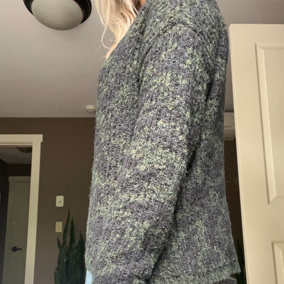 Line sweater - Picture 2 of 4